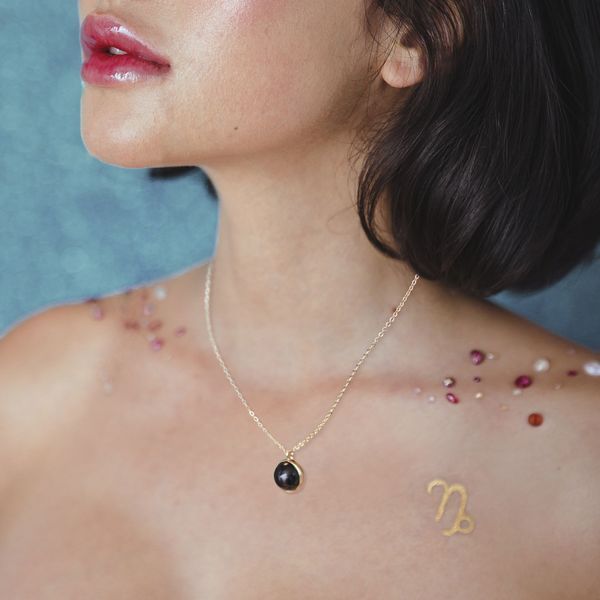 Набор Bijoux Indiscrets HOROSCOPE - Capricorn (Козерог)вибратор на палец, гель для клитора, подвеска SO2316 фото