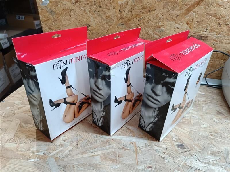Фиксаторы для ног Fetish Tentation Neck and Ankle Strap (мятая упаковка!!!) SO4043-R фото