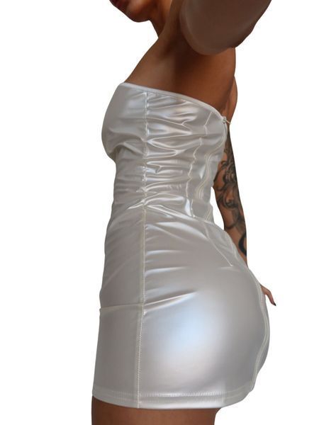 Мини-платье D&A, M, white, nylon-lycra открытые плечи с молнией на всю длину SX1241 фото